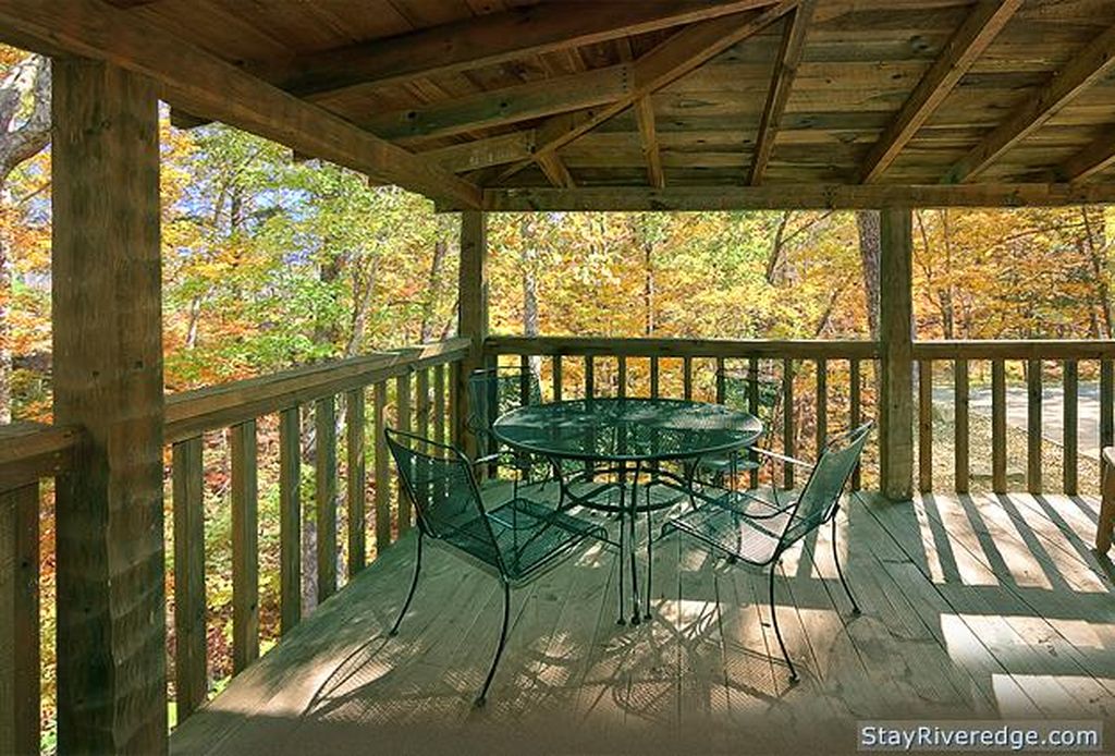 Deck with table at Woodland Wonder